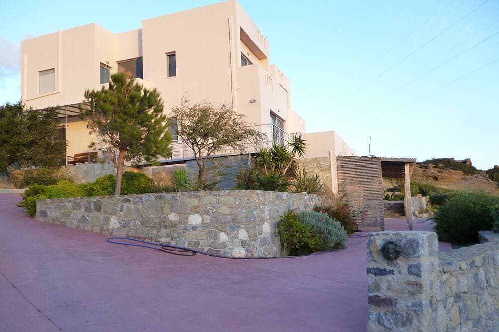 Foto 8 von 29: Villa-Studio in Ferma mit Meerblick, stilvoll, Strandnaehe, Terrasse, Garten