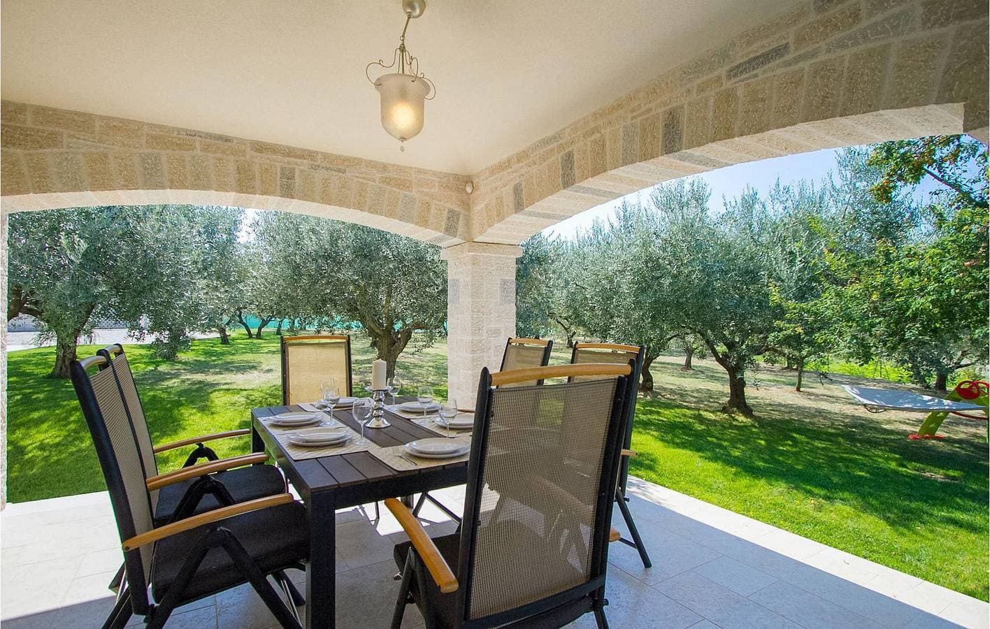 Foto 8 von 44: Modernes 2-Zimmer-Apartment mit Pool und WLAN in der Nähe der Pizzeria Capri