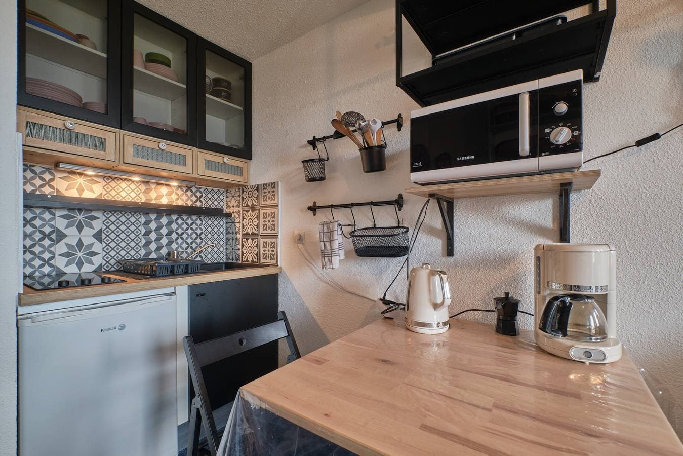 Foto 5 von 21: Ferienwohnung 'Studio Gaelle' mit Bergblick, Gemeinschaftspool und Gemeinschaftsgarten