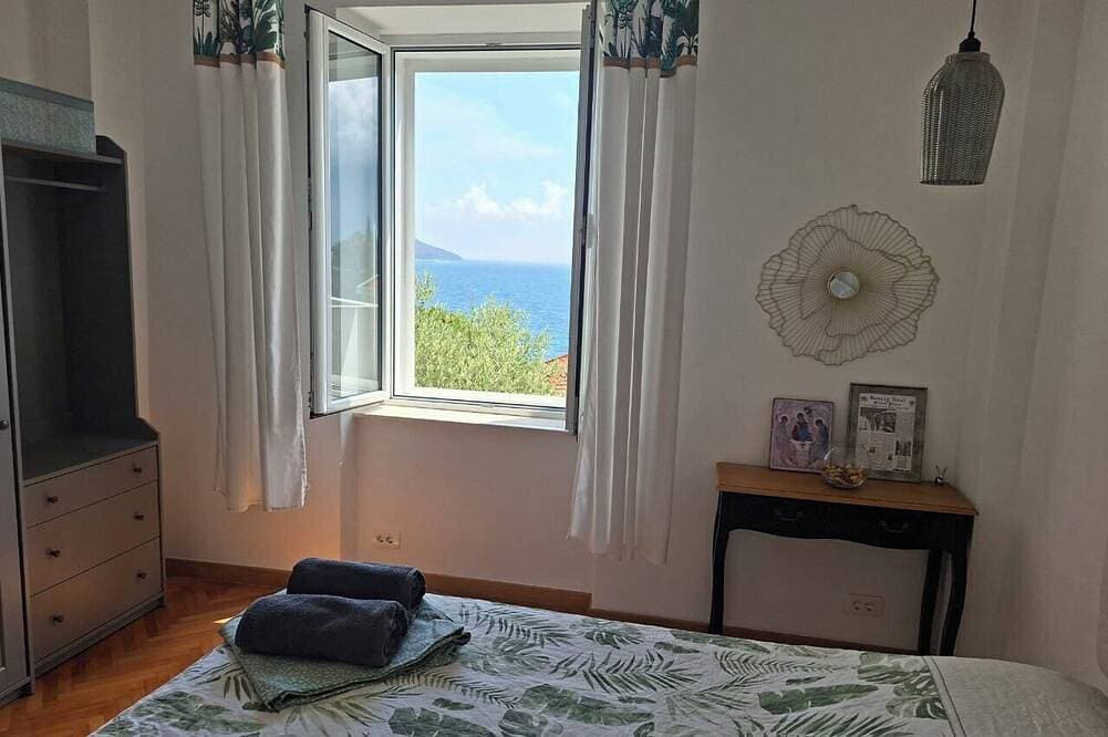 Foto 6 von 30: Charmante Retro-Wohnung mit Meerblick – strandnah im historischen Herceg-Novi
