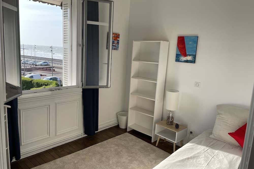 Foto 2 von 30: Grande Villa Familiale, vue sur mer à 30 Mètres de la Plage!