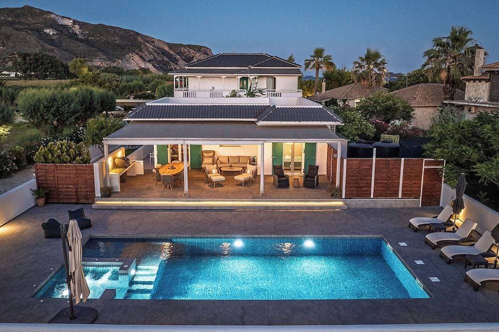 Tasos Villas - Nr. 2. Einzelvilla mit privatem, überdachtem Sitzbereich. 1