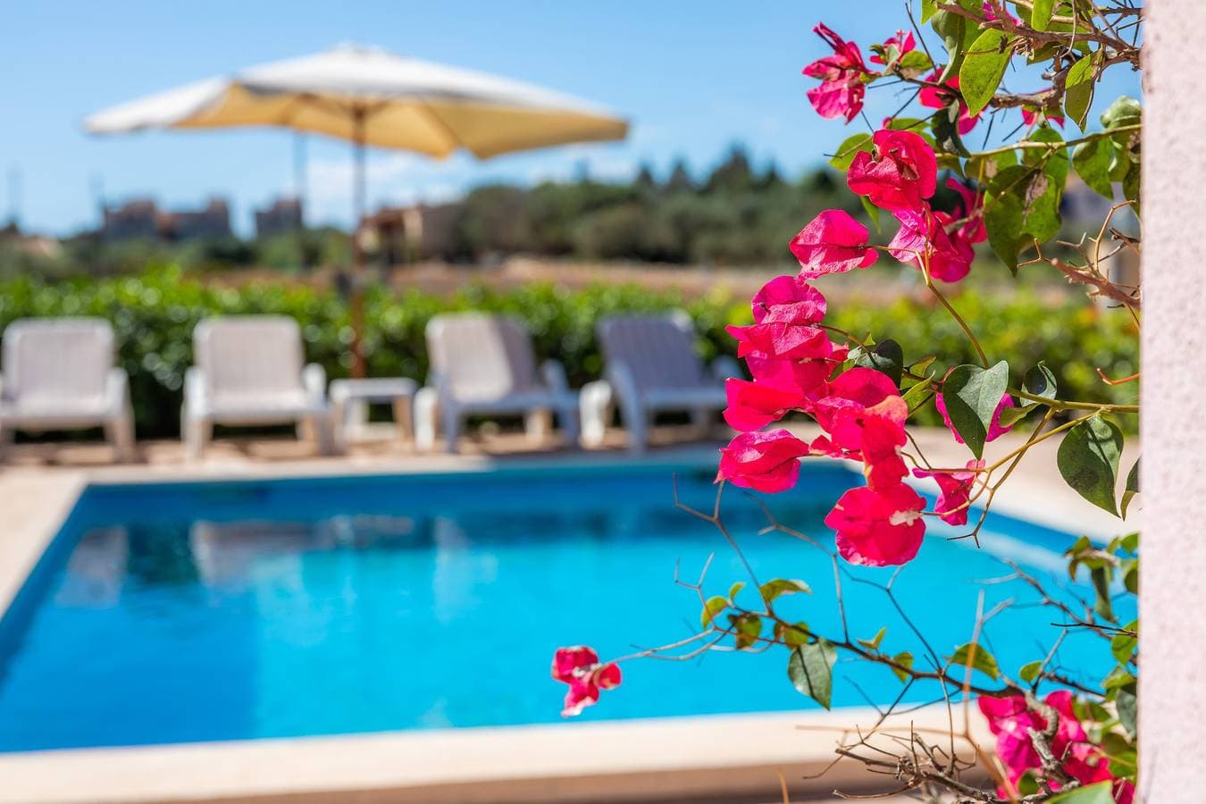 Foto 5 von 35: Klimatisiertes Ferienhaus am Meer mit Pool, Garten, Terrasse und WLAN