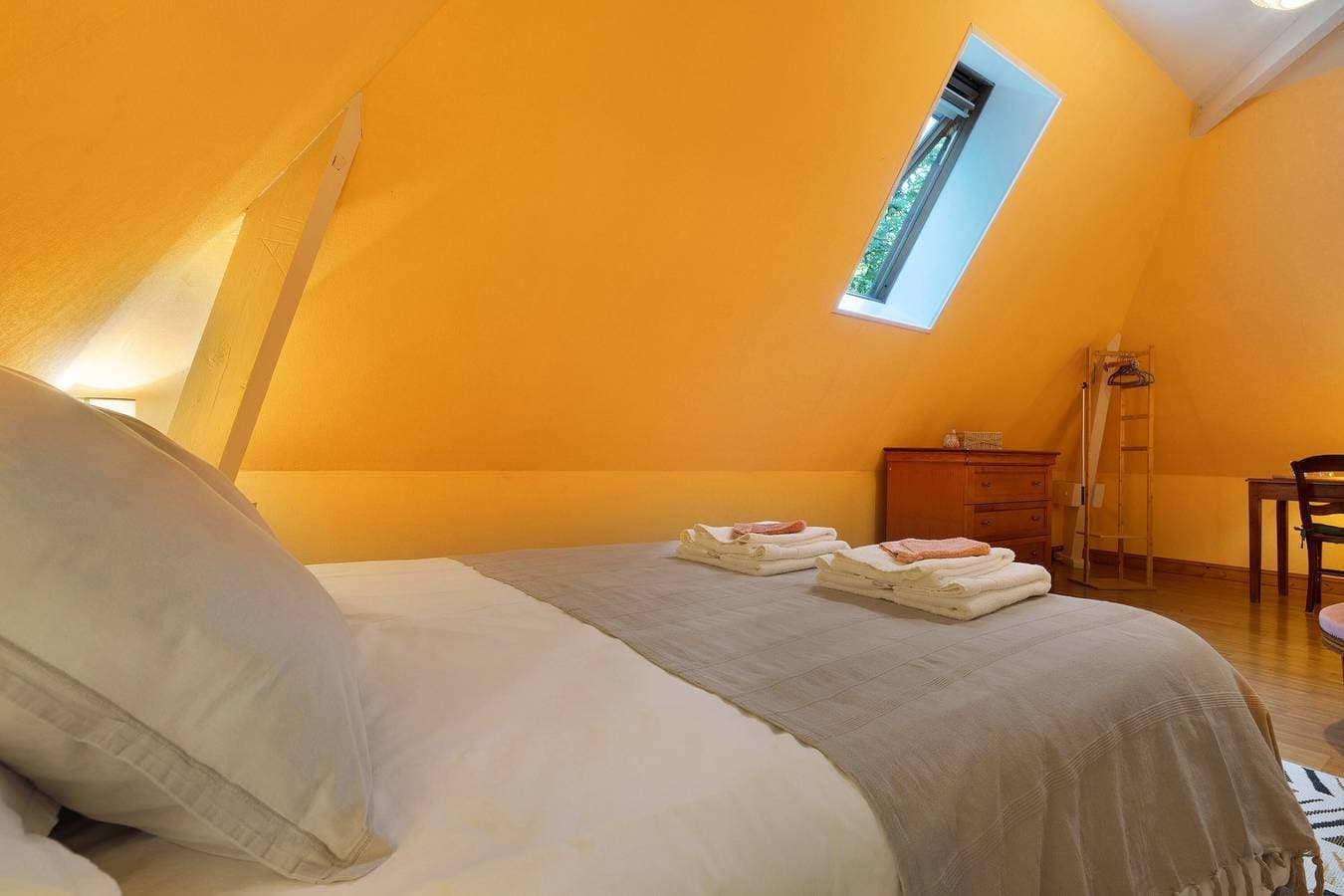 Foto 8 von 27: Gästezimmer 'Piscine, Parking, Clim, Wifi, Petit déjeuner, Jardin 4 ha, Hôtes parlent anglais'