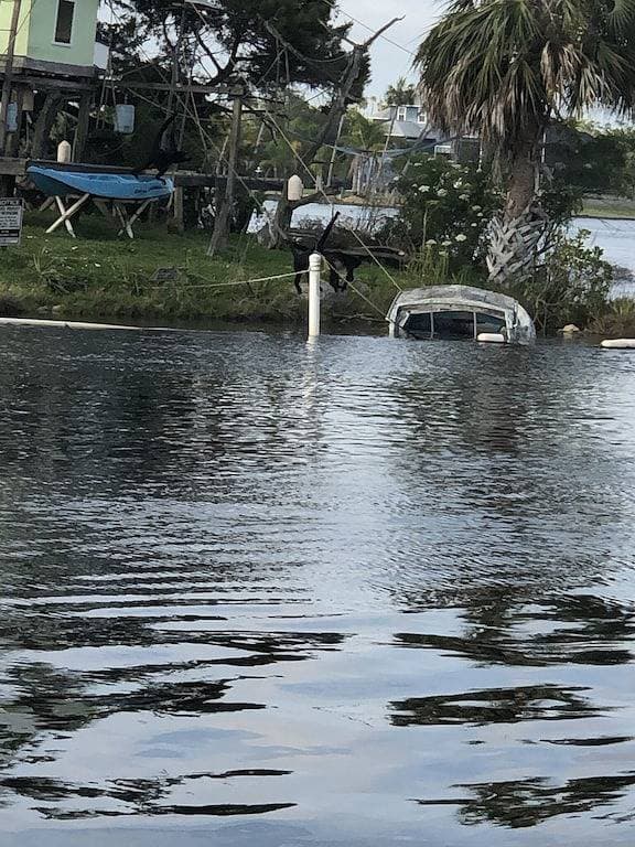 Foto 12 von 50: Charming Waterfront Canal Home in beautiful Old Homosassa! 5 Kayaks, Dock, Bikes