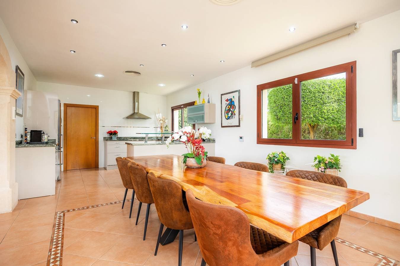 Foto 7 von 39: Villa 'Luxurious Villa Sol de Mallorca' mit Bergblick, Pool und WLAN