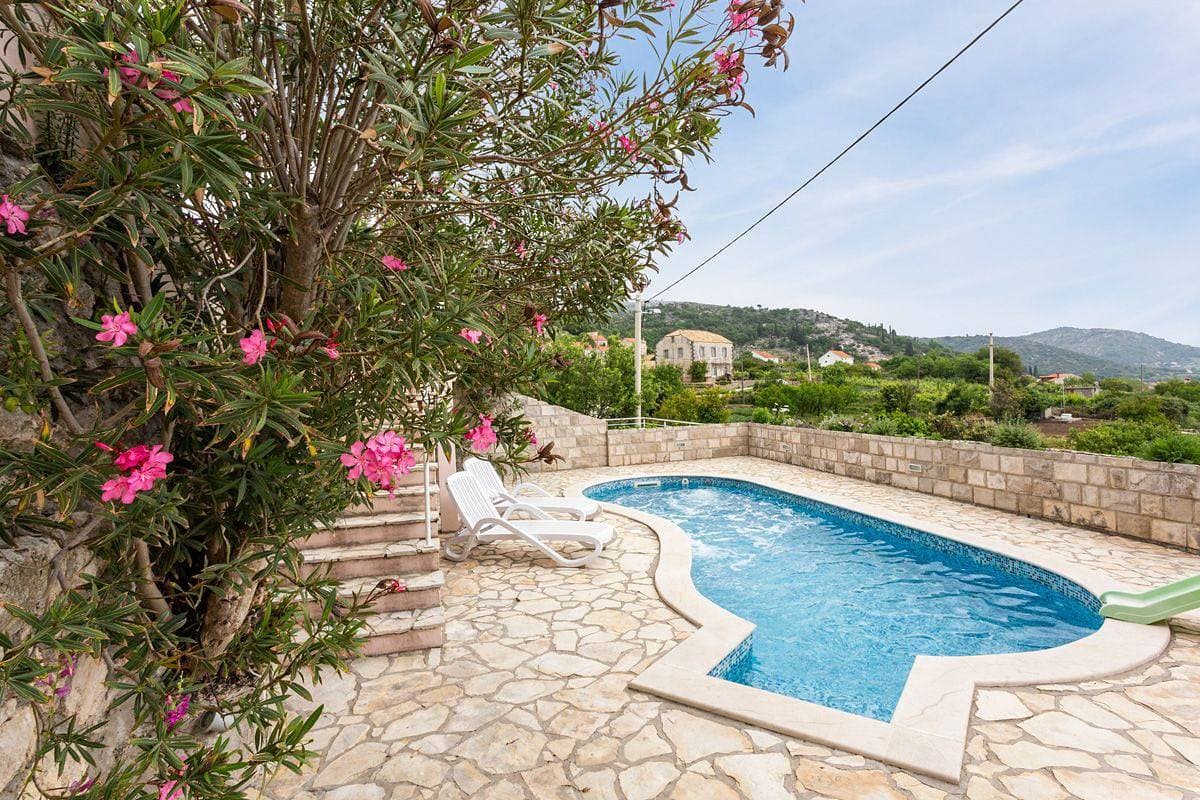 Foto 9 von 30: Villa für 10 Personen mit Terrasse