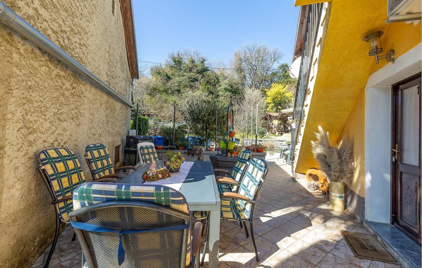 Foto 8 von 24: Gemütliche 2-Zimmer-Wohnung mit Terrasse, Parkplatz und Zugang zum Strand
