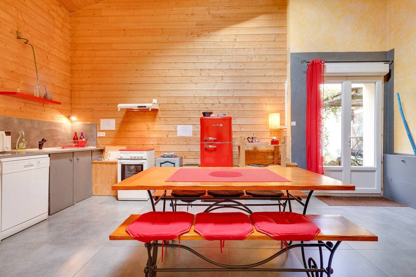 Foto 10 von 26: Le Fil Rouge – Ein gemütliches Ferienhaus zwischen Stein und Design auf dem Land