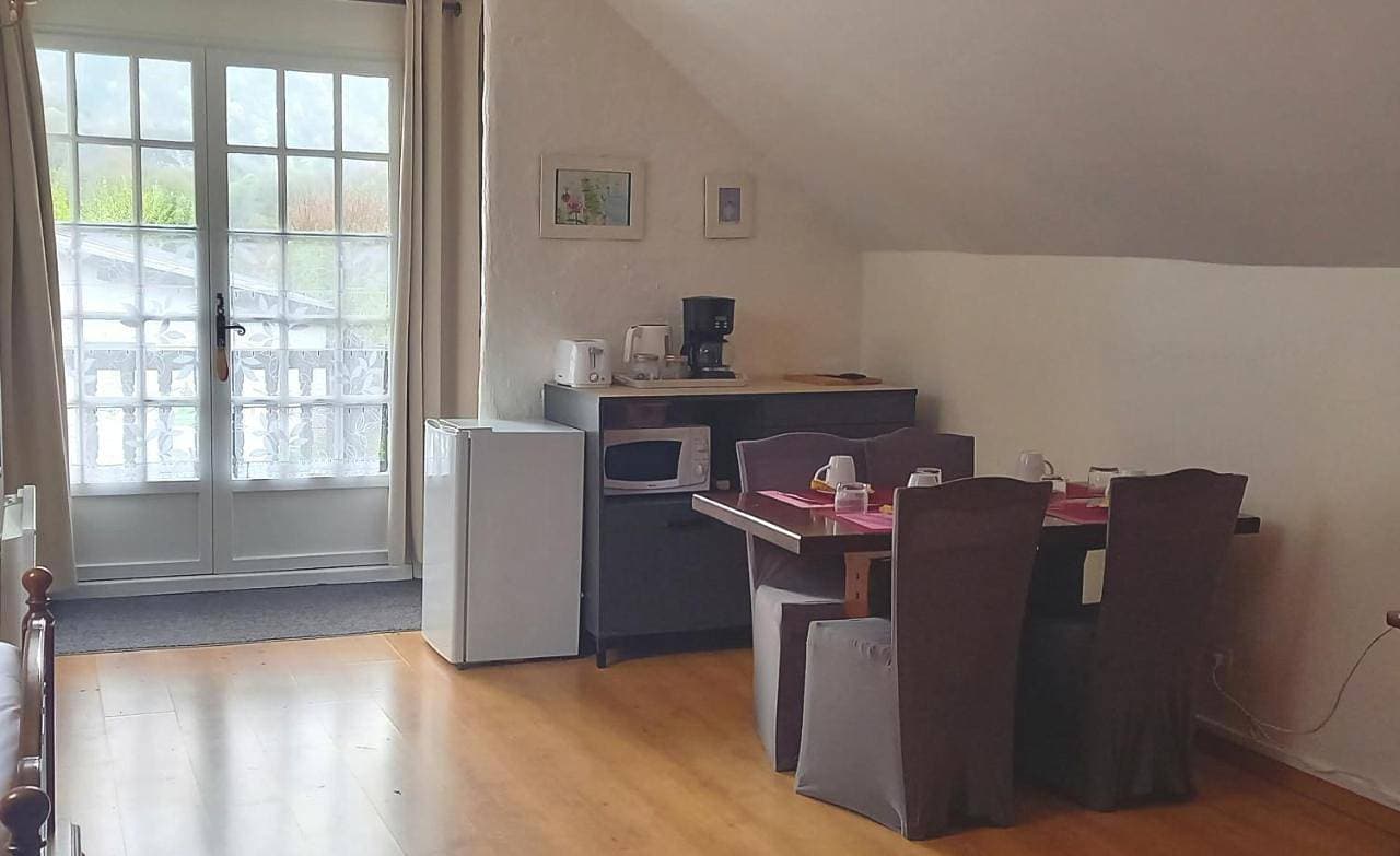 Foto 4 von 16: Family Room with Balcony