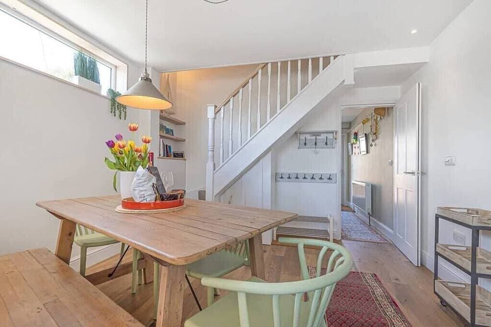 Foto 12 von 21: Seagrass Cottage - Beautifully renovated with view