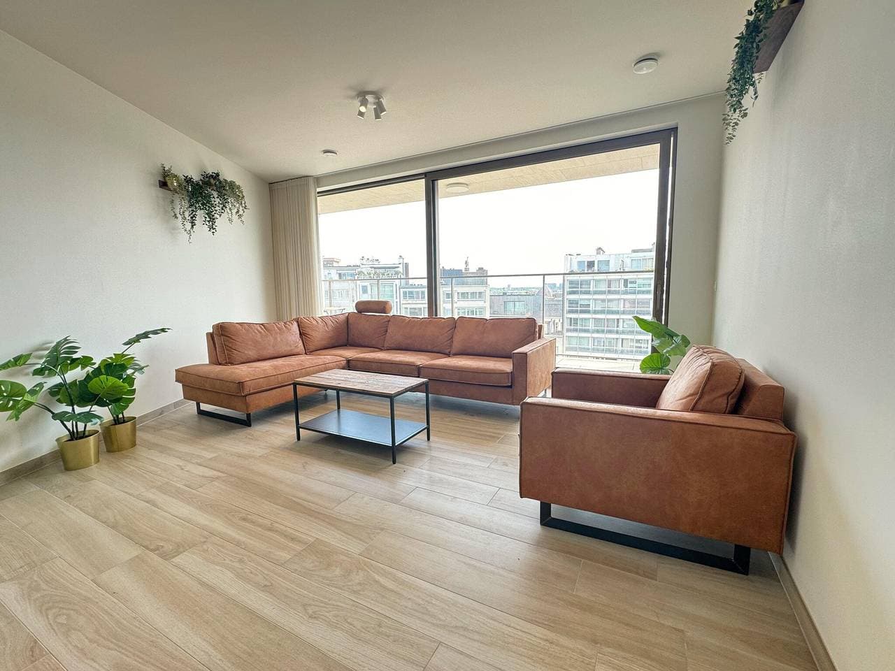 Geräumiges Stadtapartment mit Balkon 1