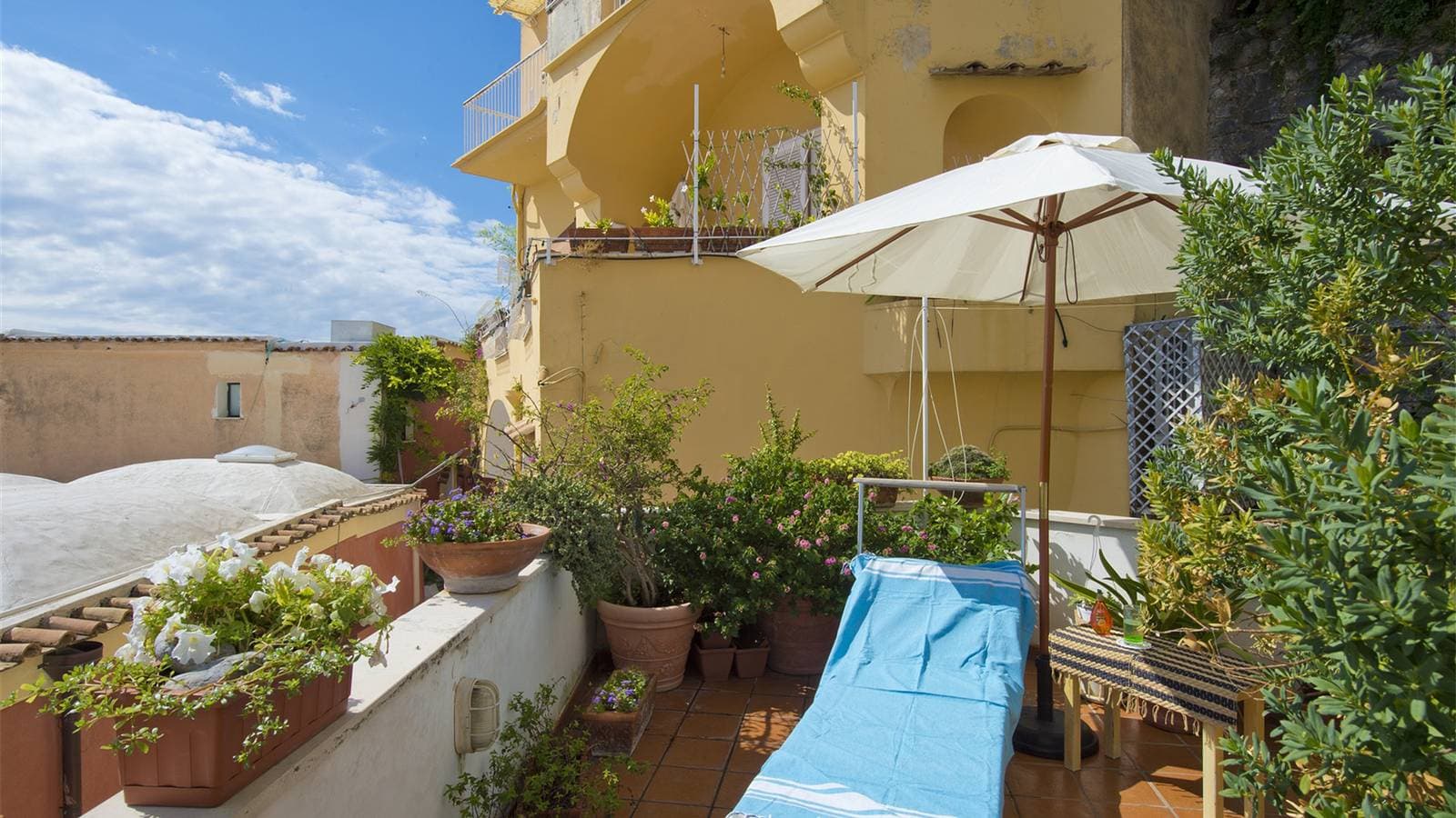 Foto 12 von 47: Villa für 6 Personen mit Terrasse