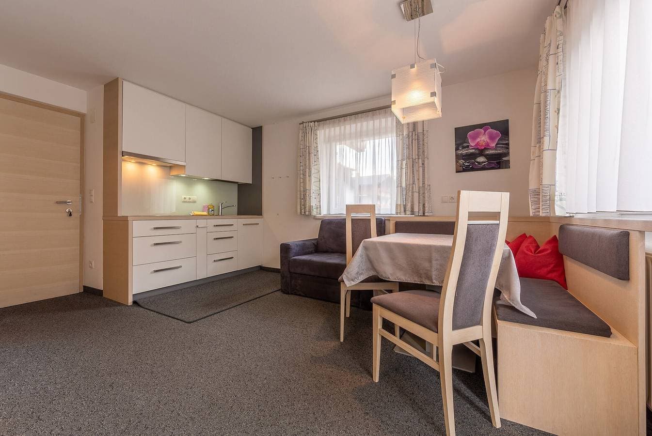 Foto 5 von 10: Ferienwohnung 'Alpengruss Ignis' mit Bergblick, Gemeinschaftsgarten und WLAN