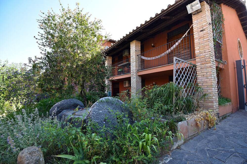Foto 10 von 30: Bracciano Lake Farmhouse - Apt. Blue