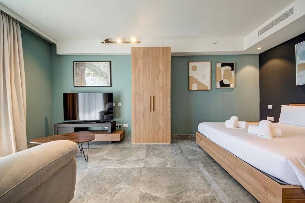 Foto 4 von 30: The Official Mercury Suite With Pool & Strong WIFI