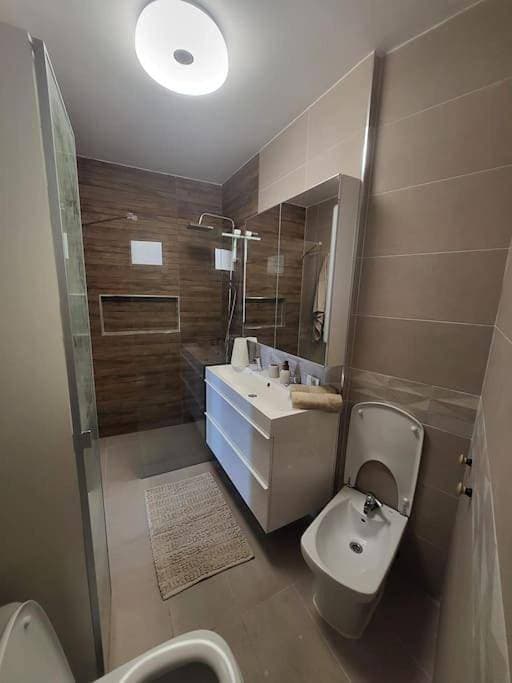 Foto 4 von 37: Two-Bedroom Apartment
