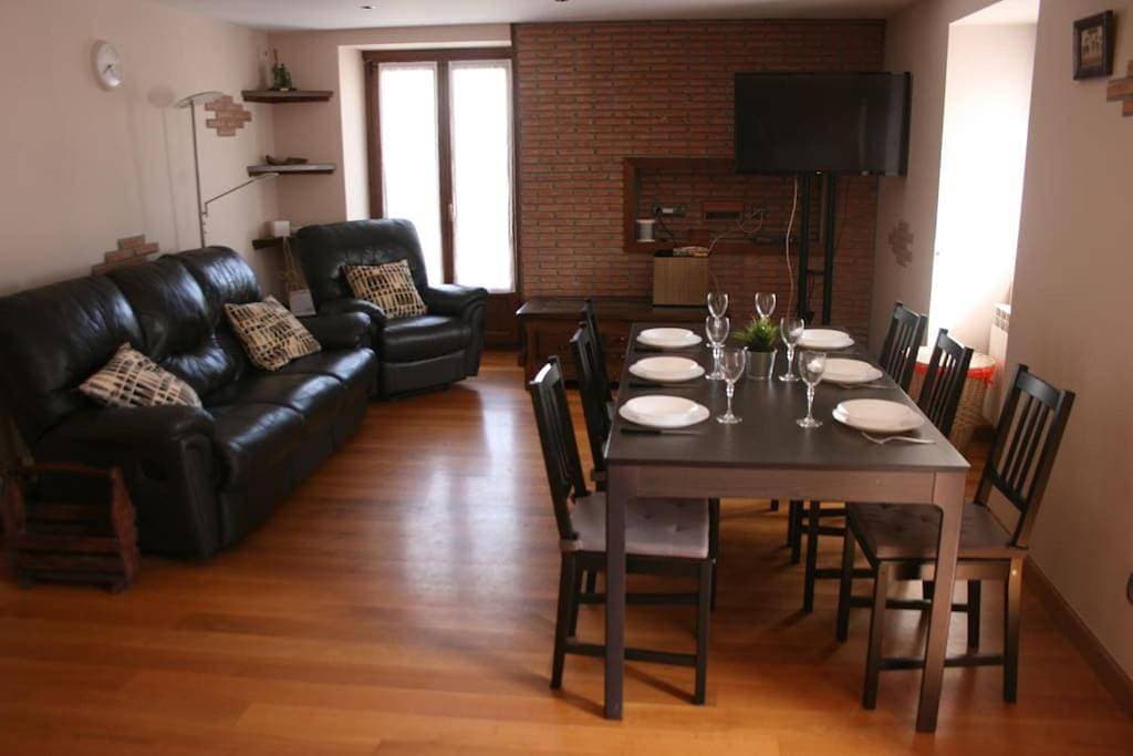 Foto 2 von 5: Three-Bedroom Apartment