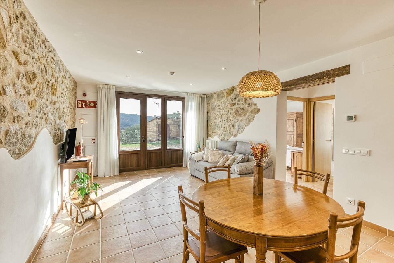 Foto 3 von 31: Ferienwohnung 'La Cabanya De La Rovira - Baix' mit Bergblick, Terrasse und Wi-Fi