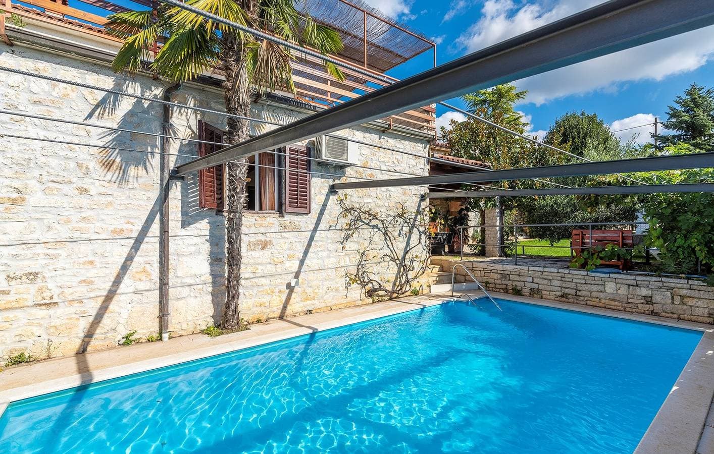 Foto 5 von 31: Ferienwohnung Peresiji Aua mit Pool