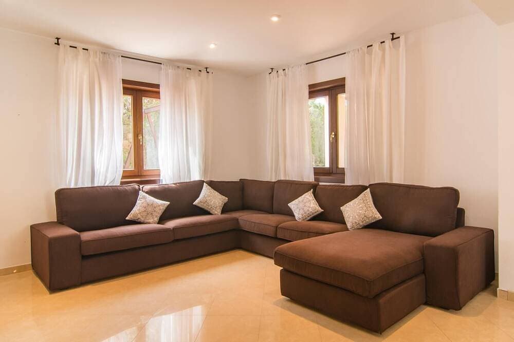 Foto 3 von 30: Gemütliches Haus in Cala Ratjada mit privatem Swimmingpool (innen oder außen.