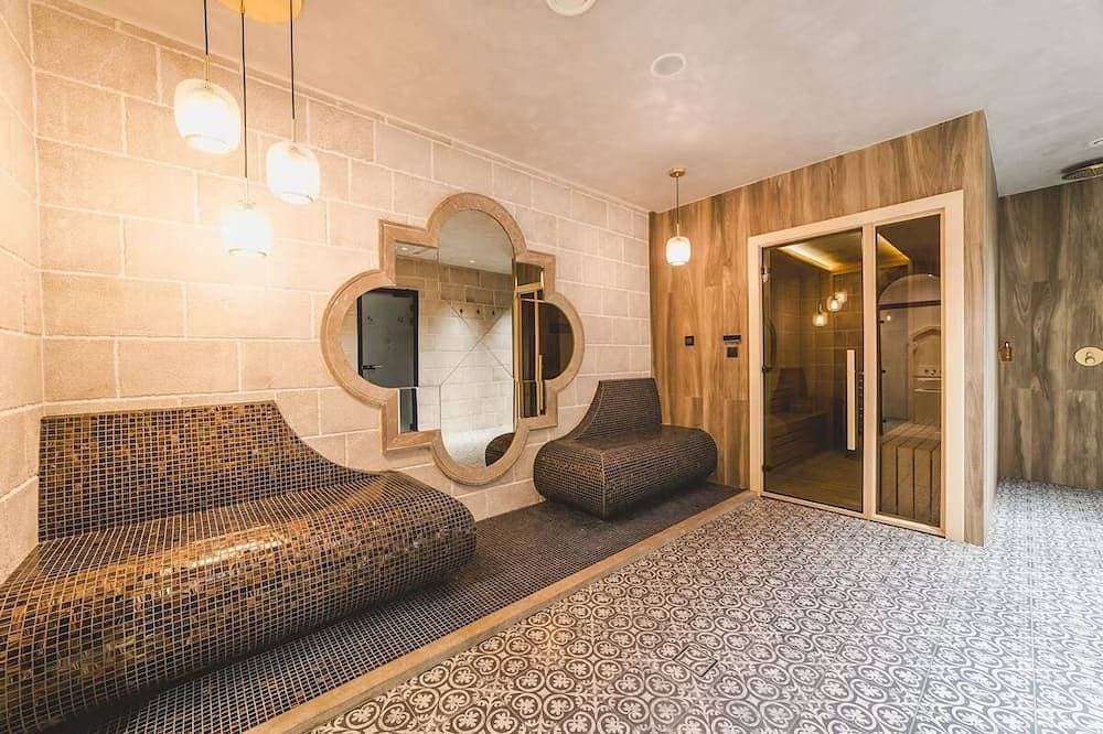 Foto 11 von 24: Escape in Montenegro - Inviting Haven w/Terrace, pool & wellness access