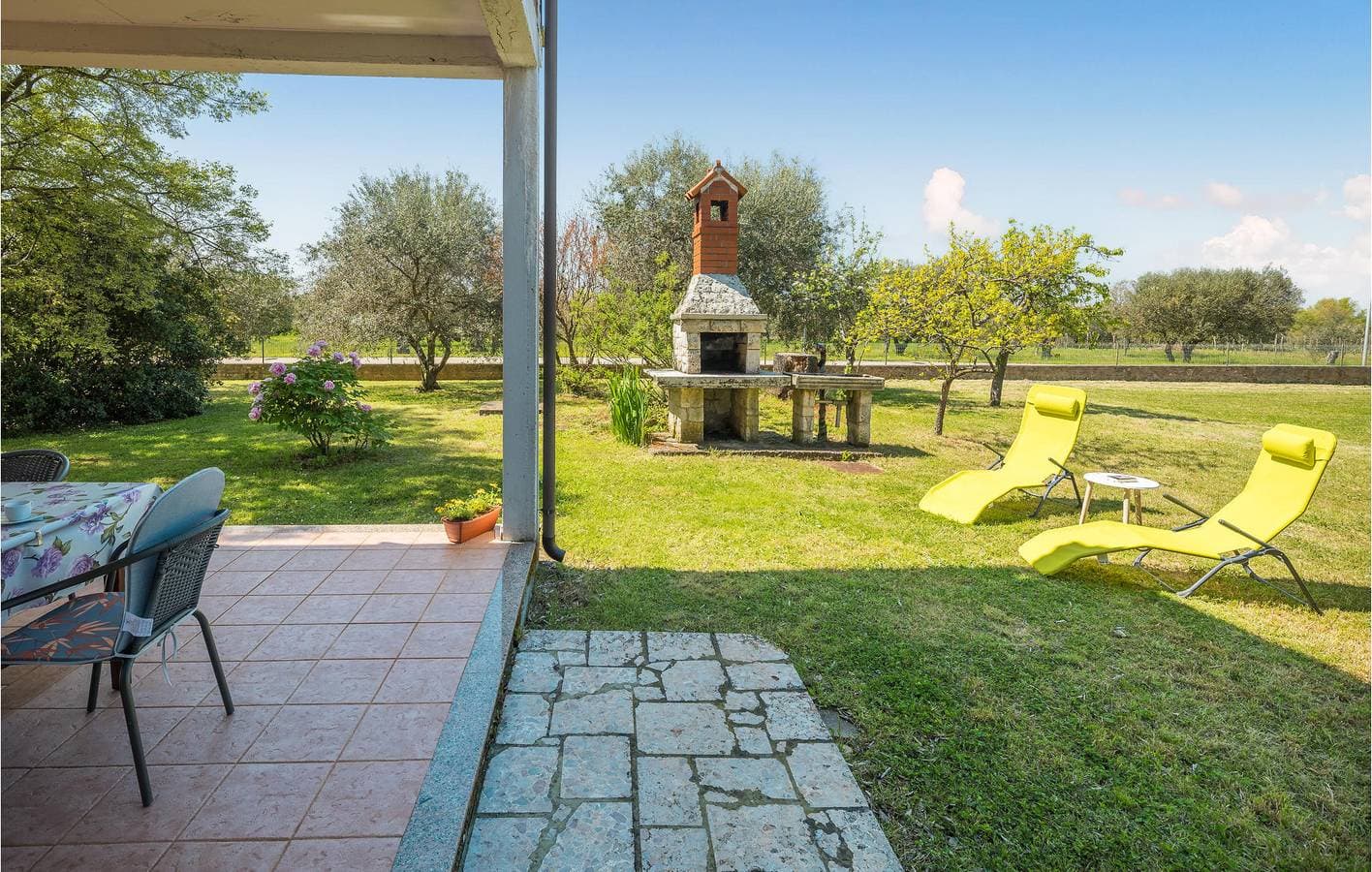 Foto 8 von 27: Gemütliche Ferienwohnung mit Terrasse, WLAN und Klimaanlage in der Nähe der Küste und des Stadtzentrums