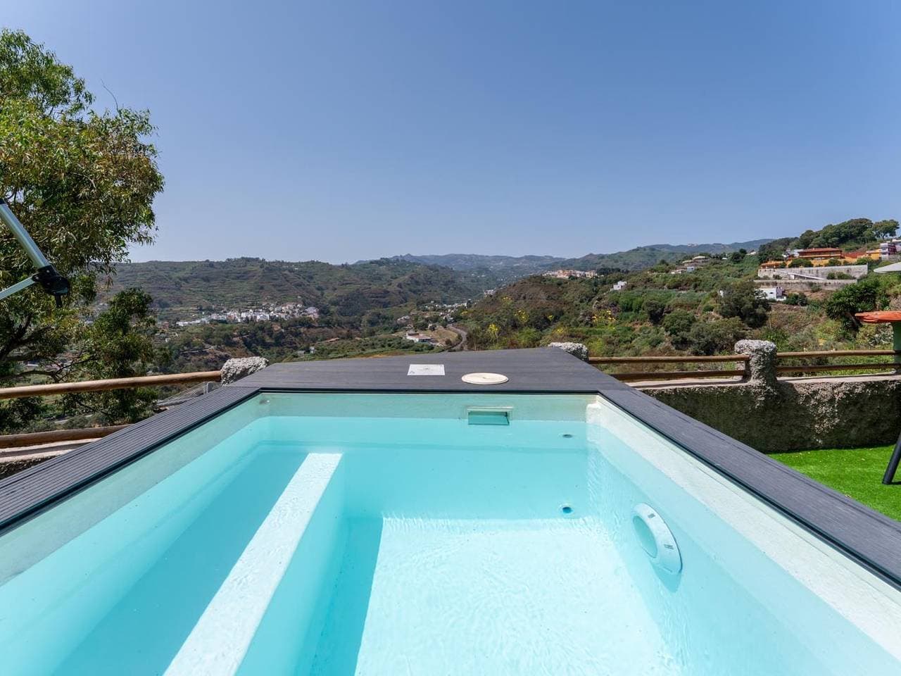 Foto 13 von 48: Vivelorural casa Priya, pool and views