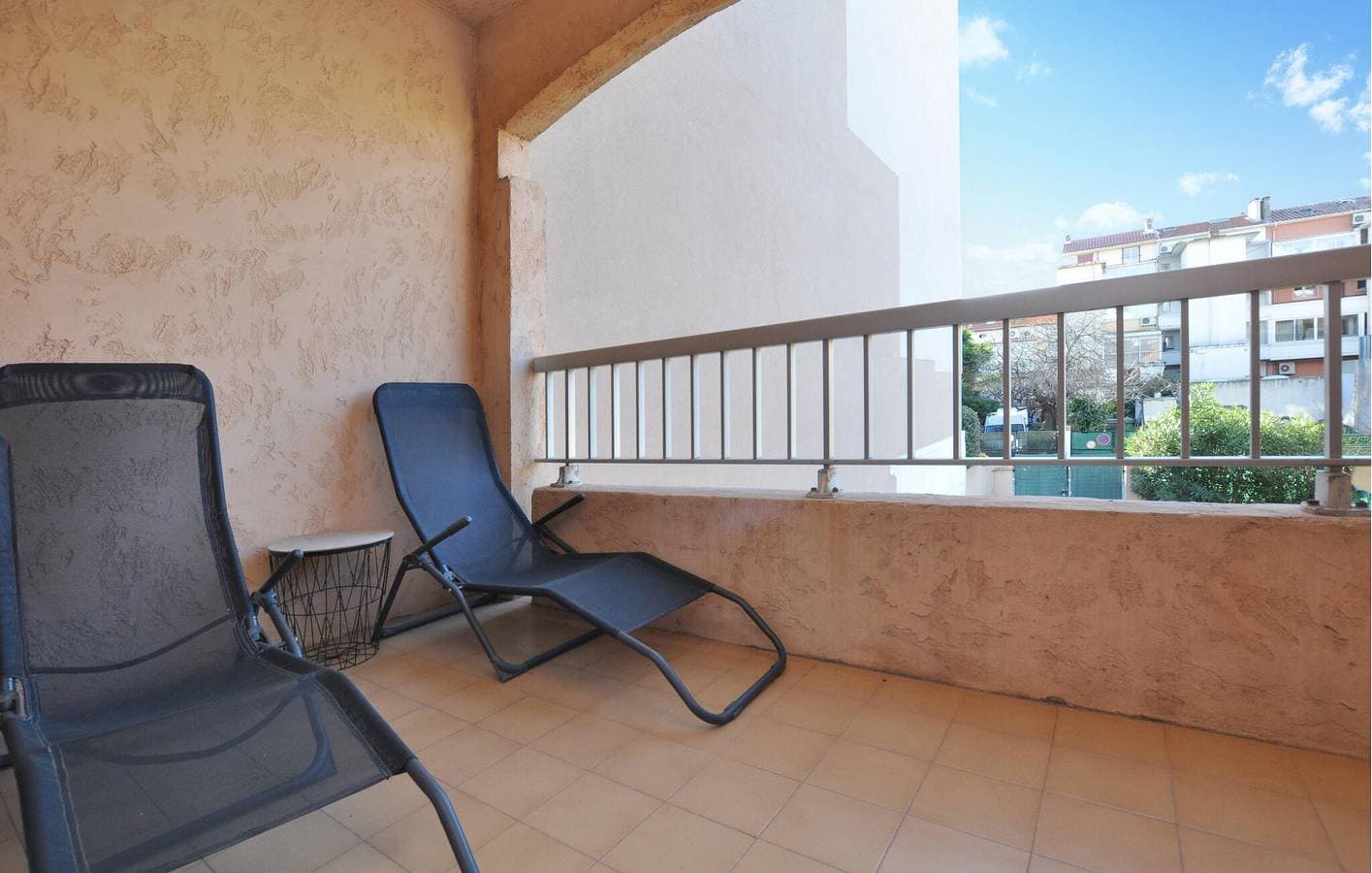 Foto 12 von 20: Modernes Apartment mit Terrasse und Parkplatz, 1,5 km zum Strand