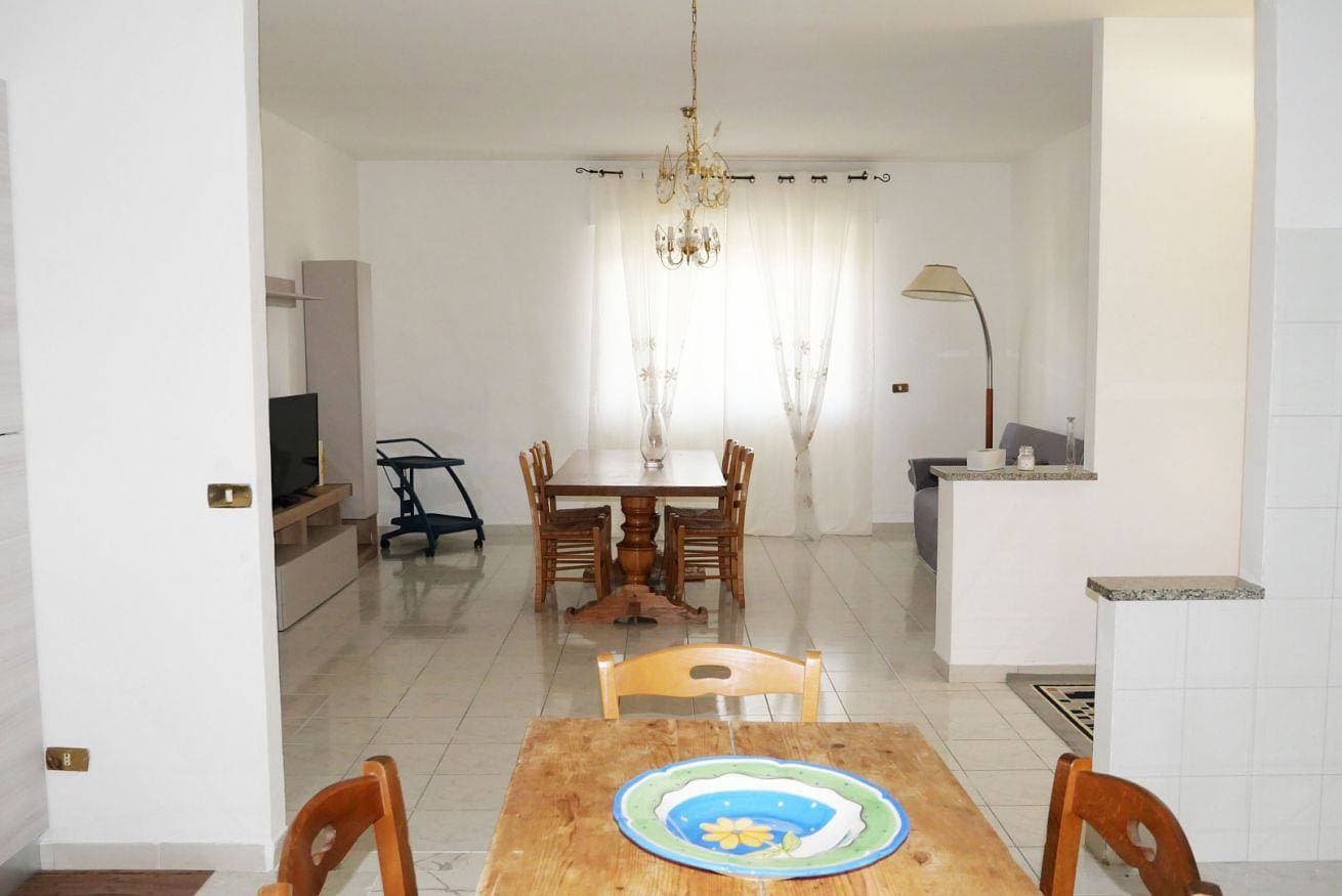 Foto 3 von 49: Ferienwohnung für 4 Personen mit Garten