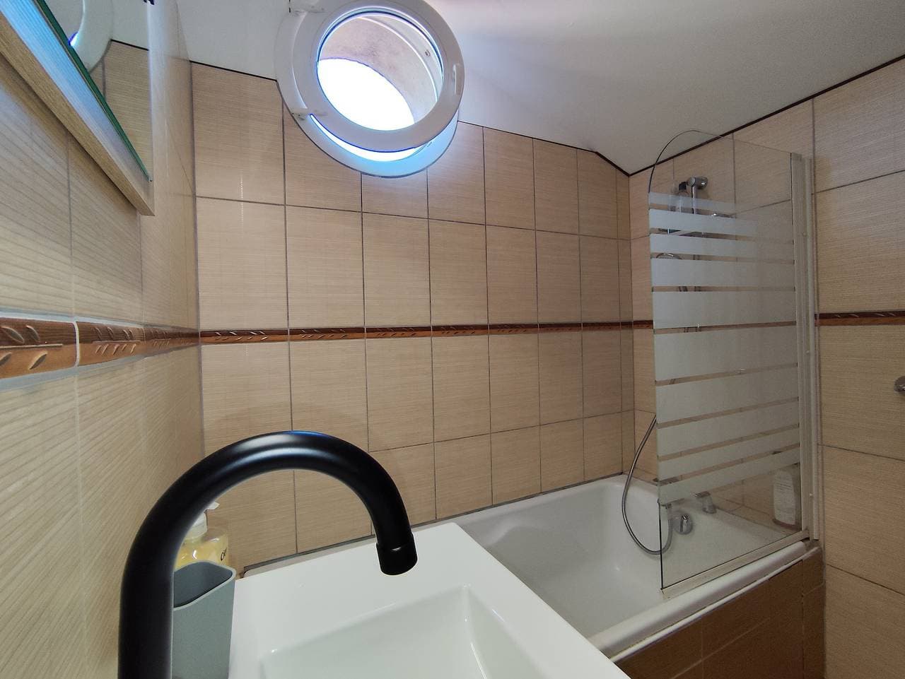 Foto 10 von 17: Ferienwohnung 'La Salamandre' mit Bergblick, WLAN und Klimaanlage