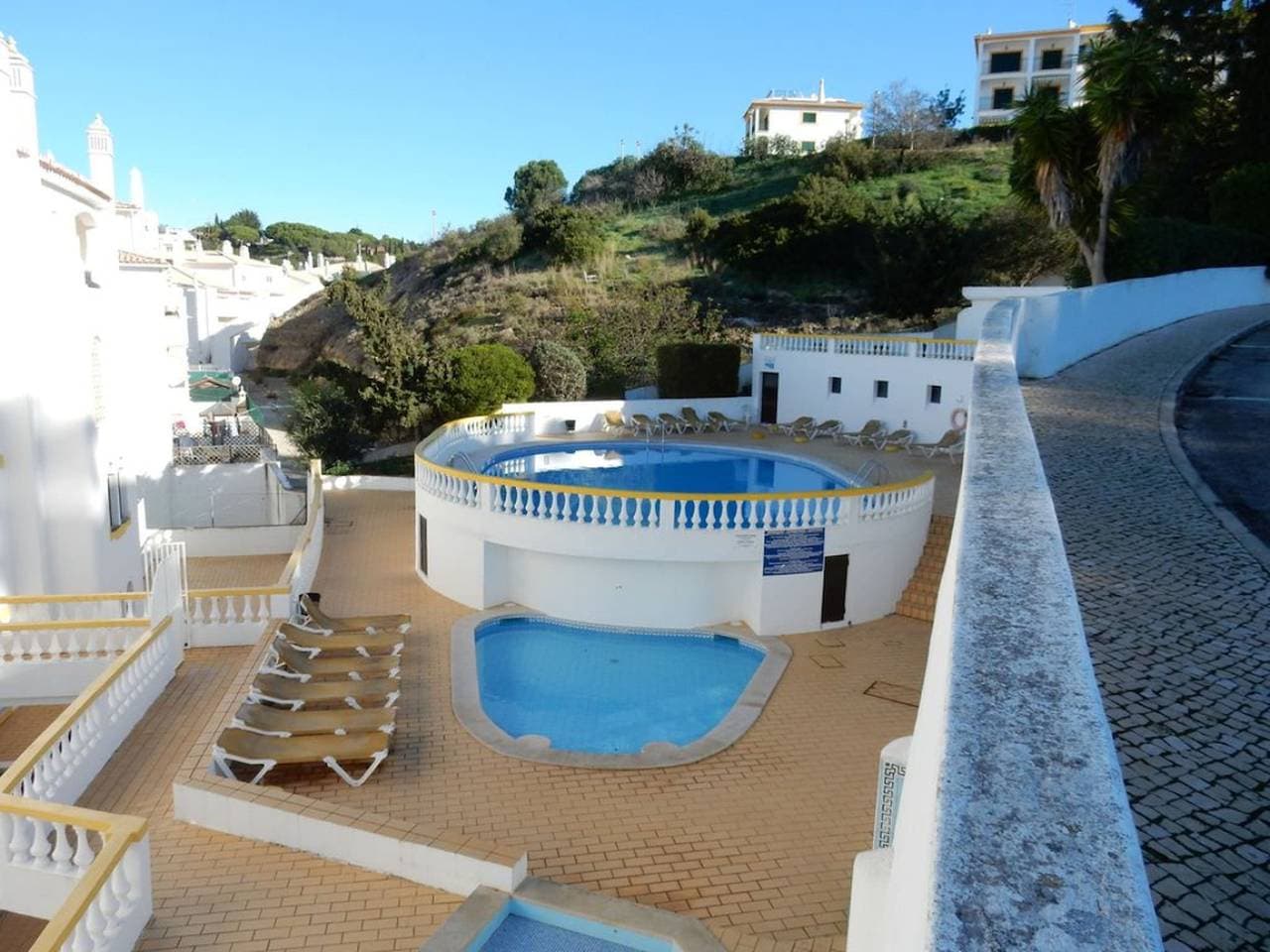 Foto 8 von 30: 135 Monte Dourado · Two Bed Apartment With Communa