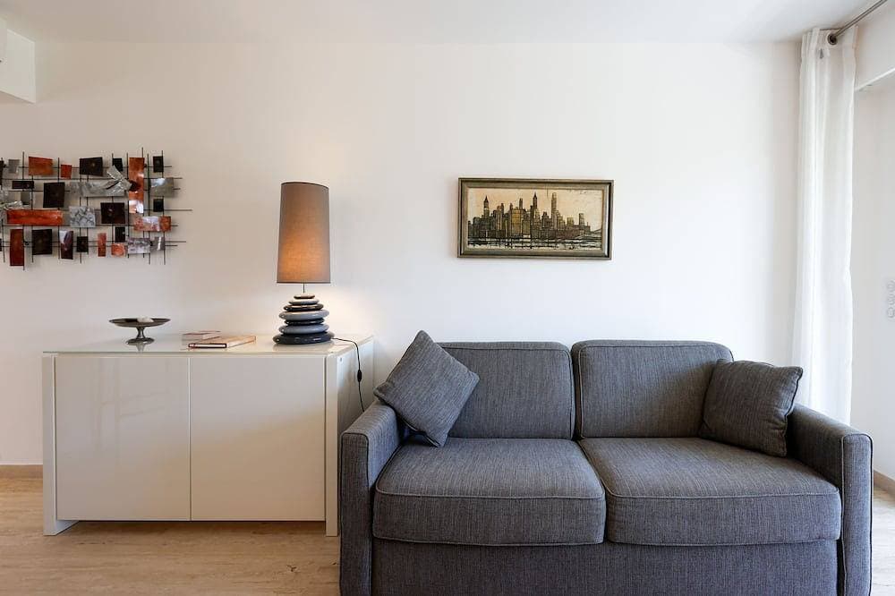 Foto 6 von 16: Antibes: Hervorragendes klimatisiertes T2, 200 m von den Stränden entfernt. Zimmer mit Terrasse, geschlossener Park