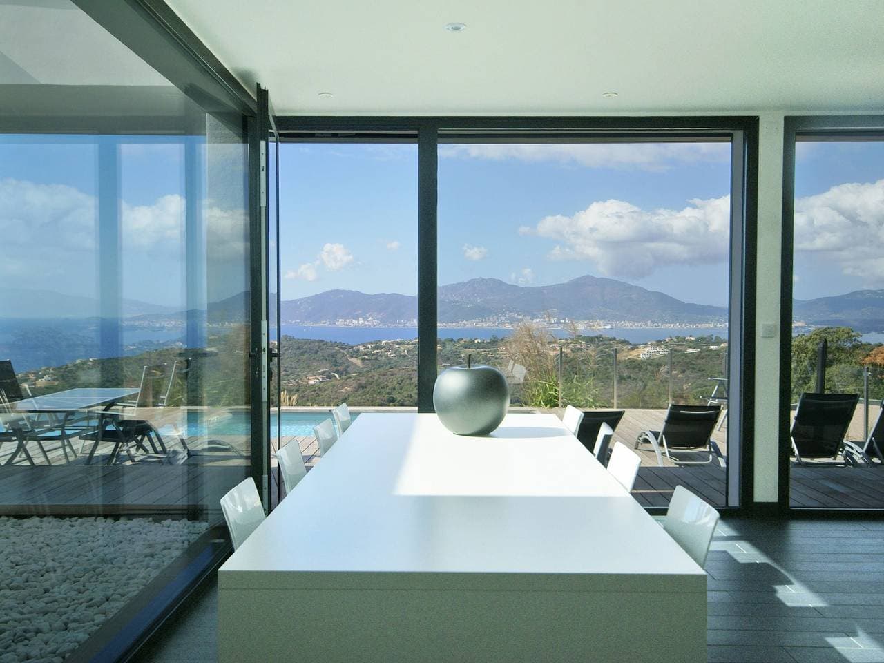 Foto 10 von 40: Sunset Villa mit Blick auf die Bucht