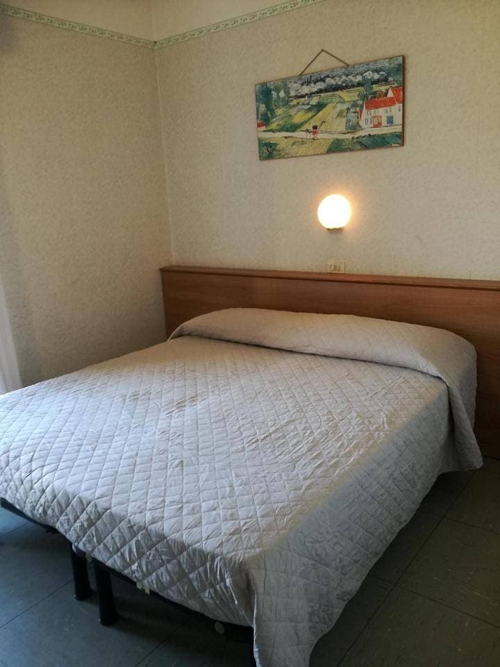 Foto 7 von 10: Economy Double Room