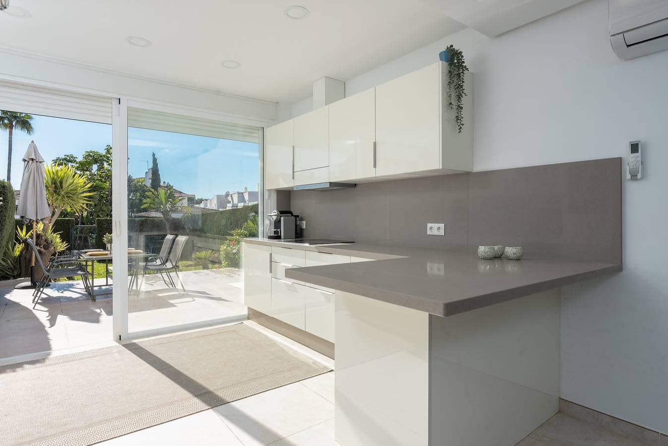 Foto 7 von 40: Ferienwohnung für 6 Personen mit Pool