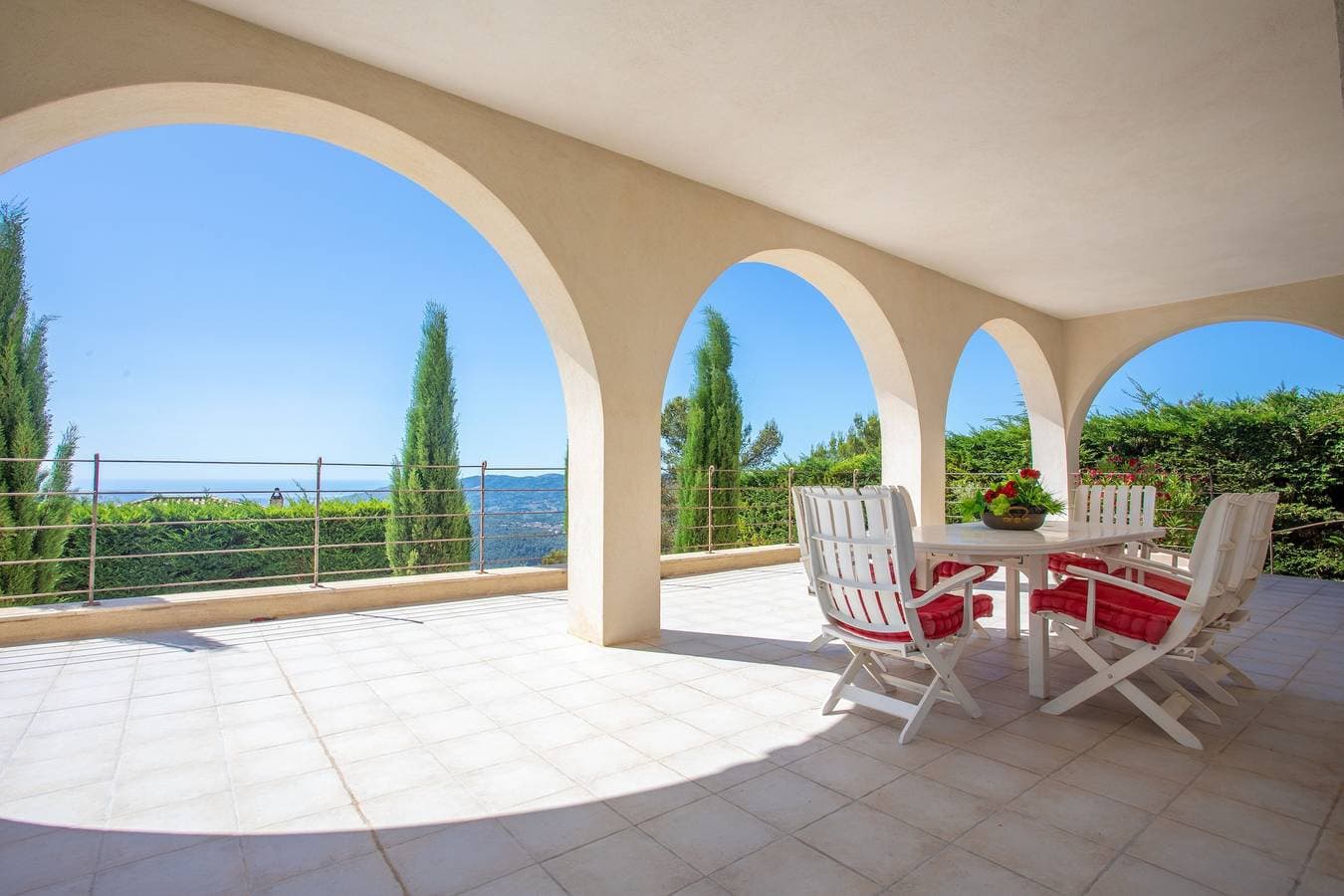 Foto 5 von 36: Villa „La Cabri 5 Chambres Piscine“ mit Meerblick, WLAN und Klimaanlage
