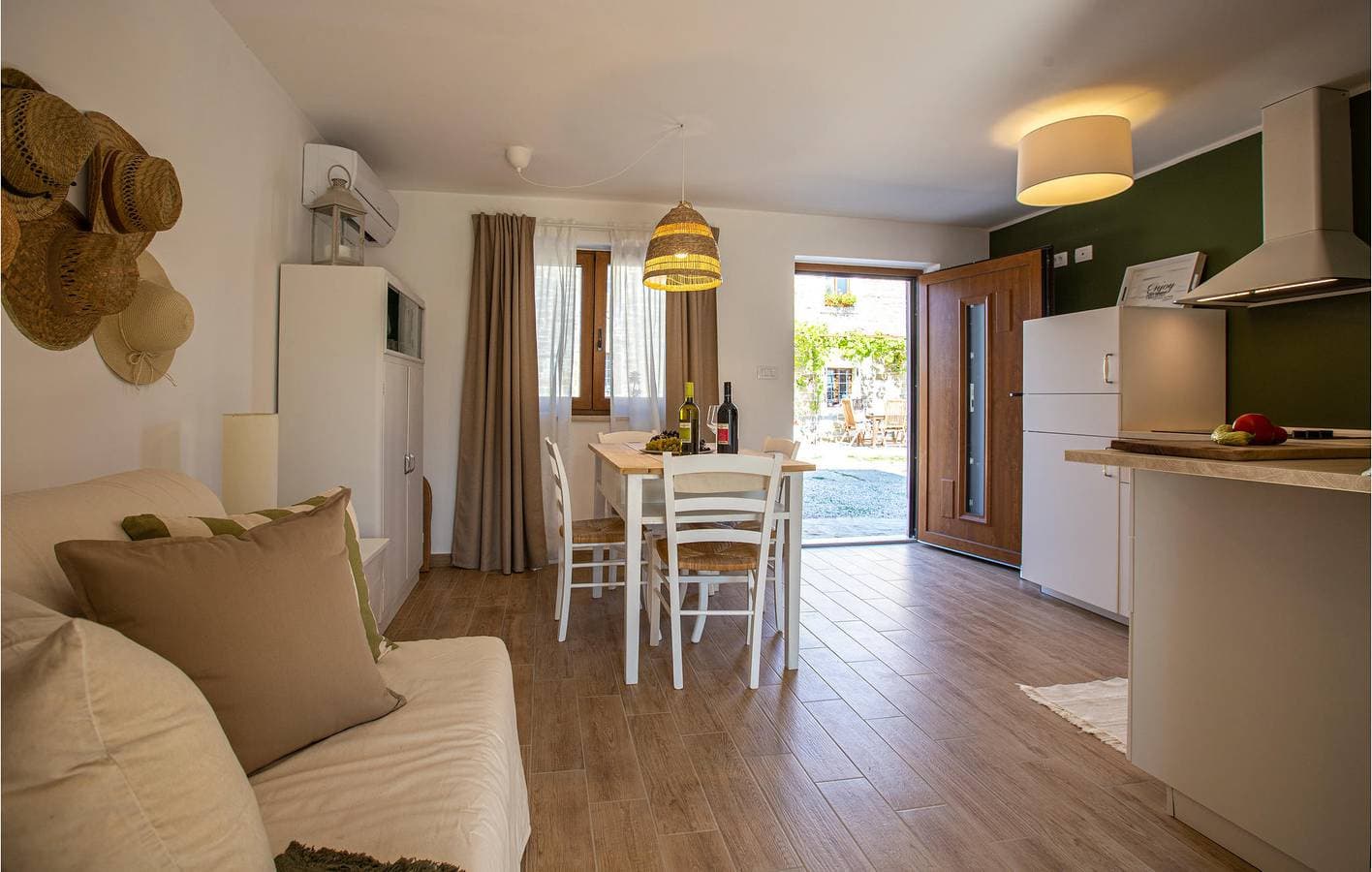 Foto 12 von 17: Ferienhaus für 4 Personen mit Terrasse