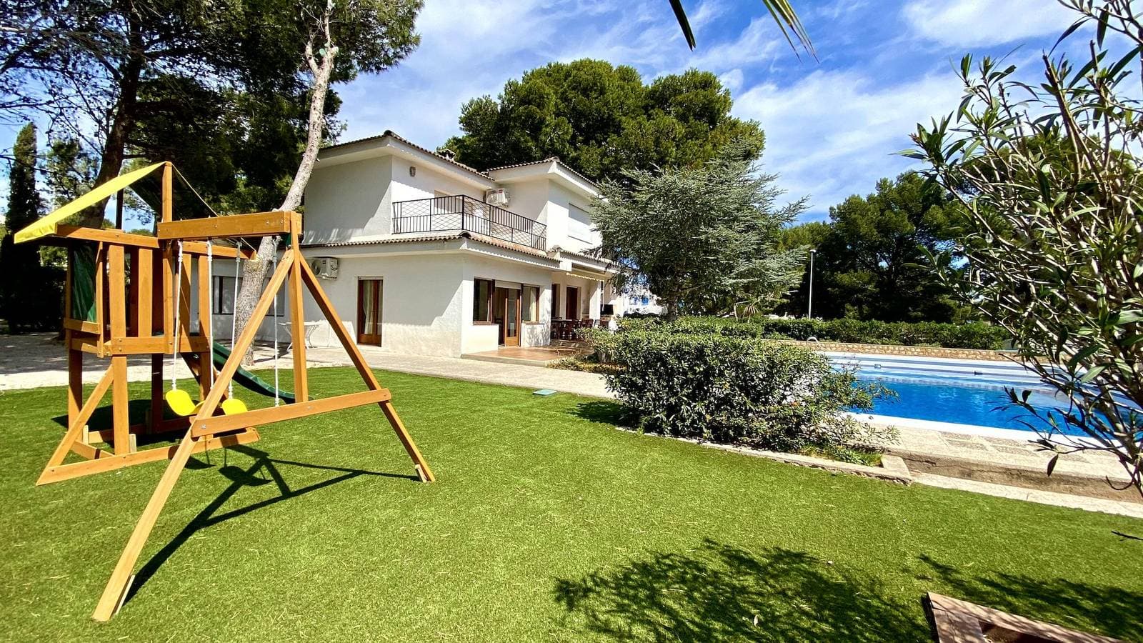 Villa Yate Con Piscina Privada 1