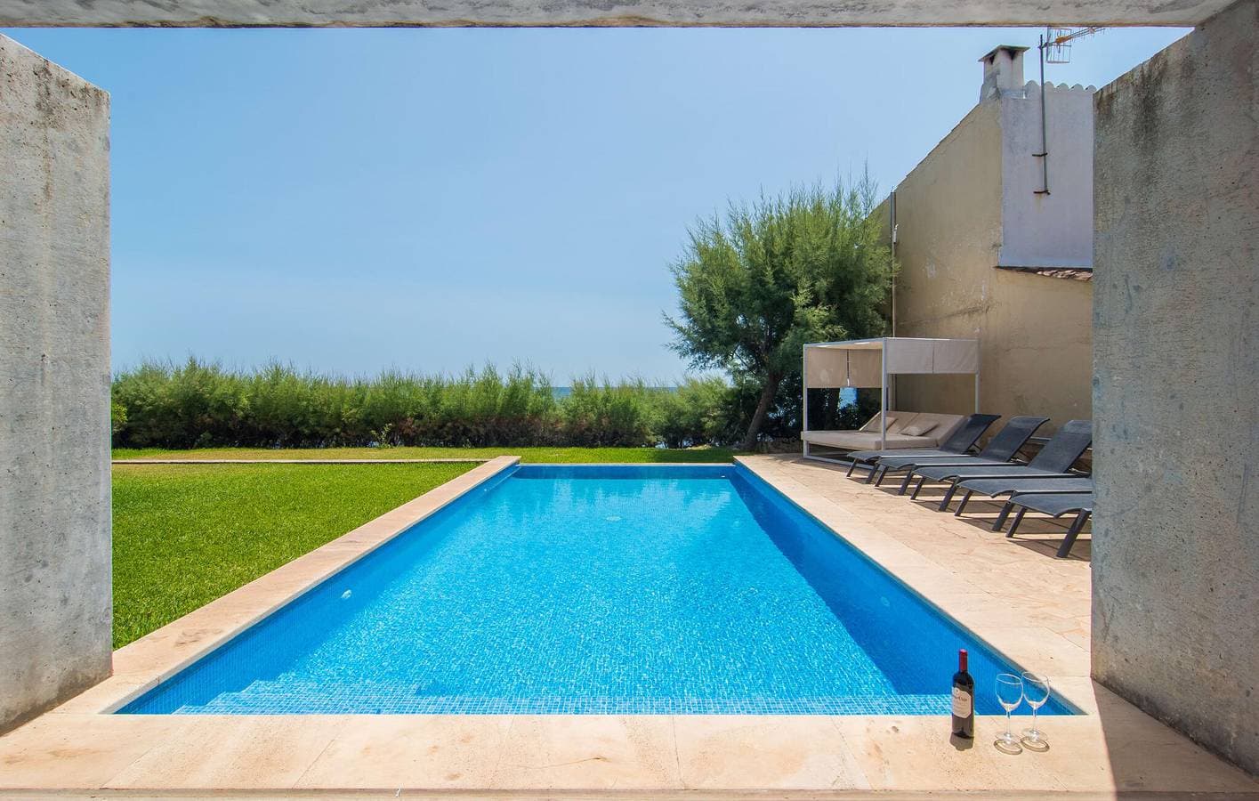 Foto 13 von 41: Apartment mit Meerblick, Pool und Terrasse, 700 m zum Strand Sa Marjal