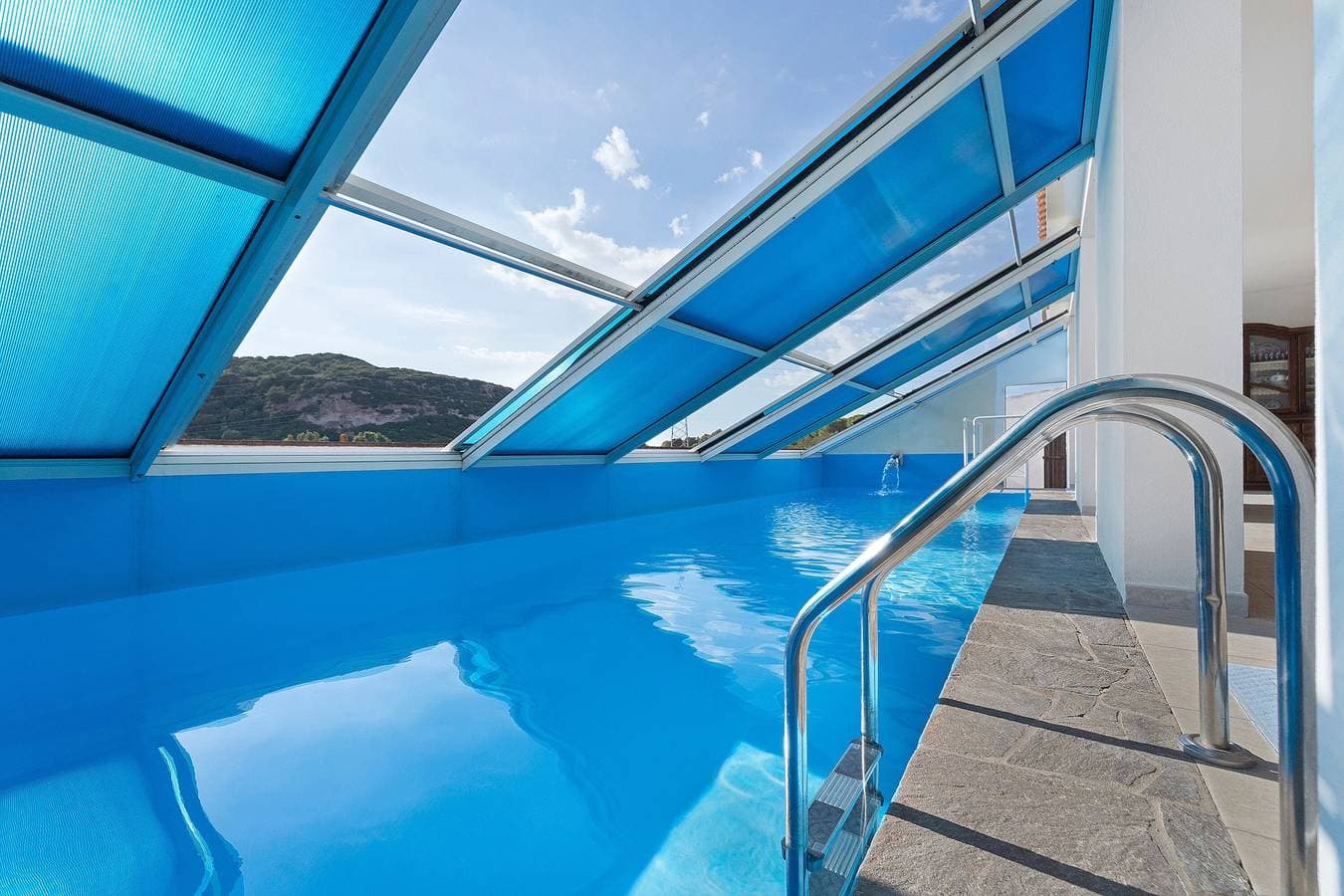 Foto 9 von 18: Villa Nuragica – Zimmer mit privatem Bad und Poolblick