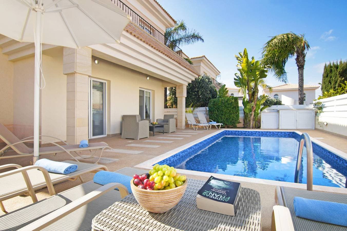Foto 7 von 35: Villa für 8 Personen mit Balkon