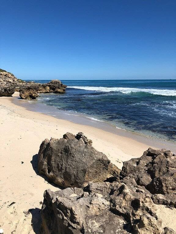 Foto 6 von 23: Wunderschönes Strandstudio nur 100 Meter vom Meer entfernt in Trigg. TV / Netflix / Wifi