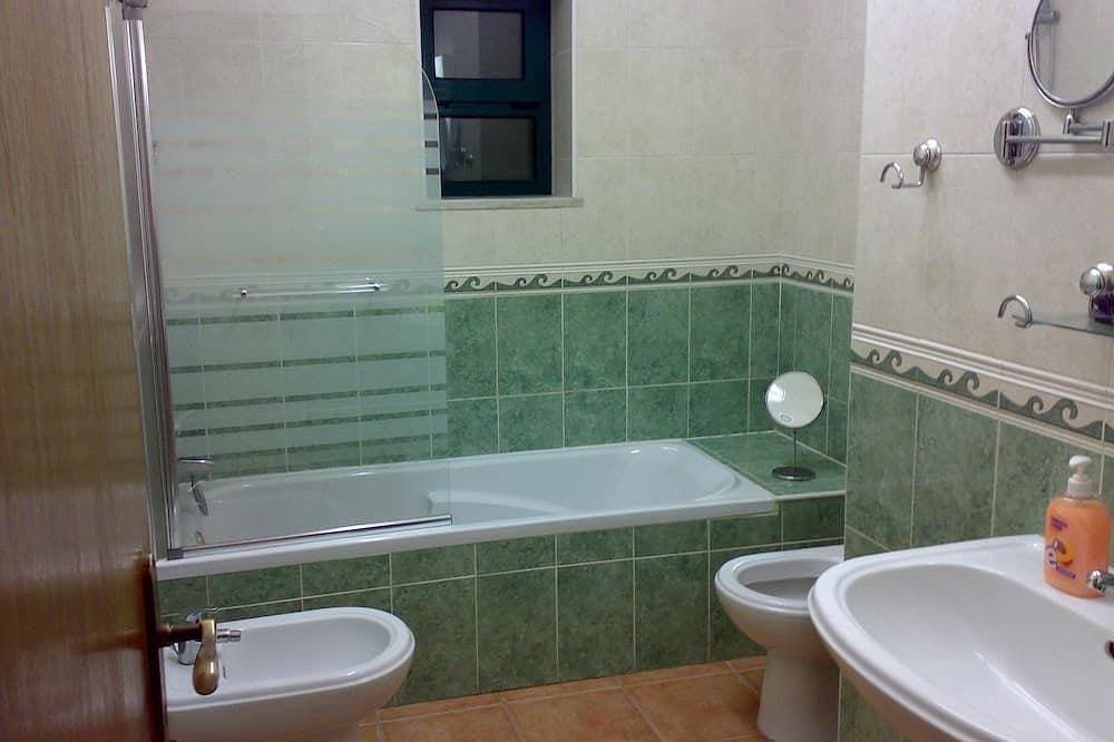 Foto 5 von 16: Schöne freistehende Villa mit 3 Schlafzimmern und privatem Pool in Südlage