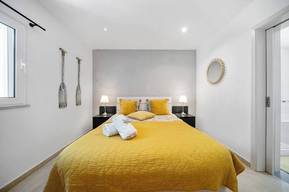 Foto 2 von 30: Renovated Villa, 5-Min Walk to Vale do Lobo Beach