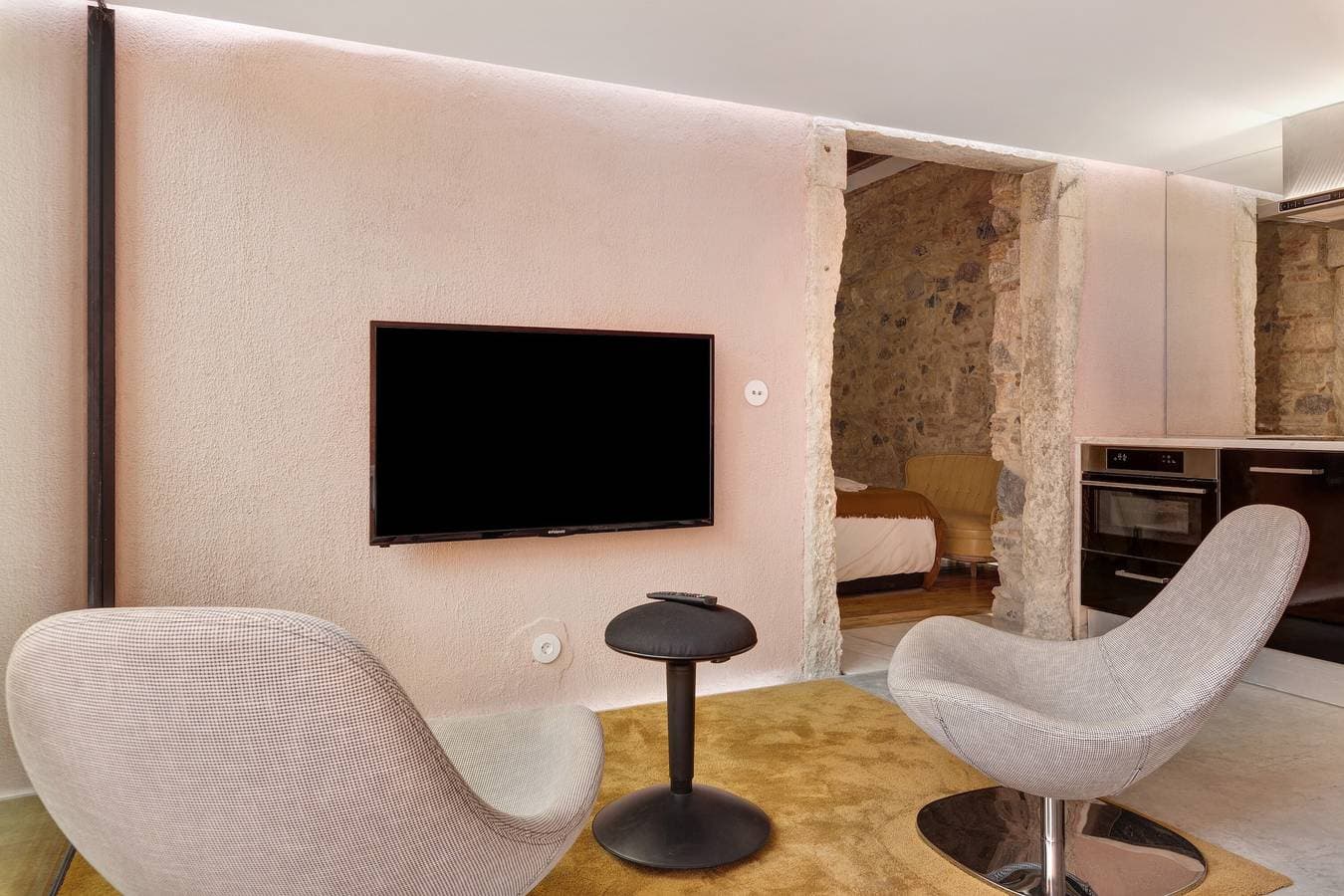 Foto 5 von 24: Ferienwohnung 'LxFactory Terrace Lisbon Loft' mit Terrasse und WLAN