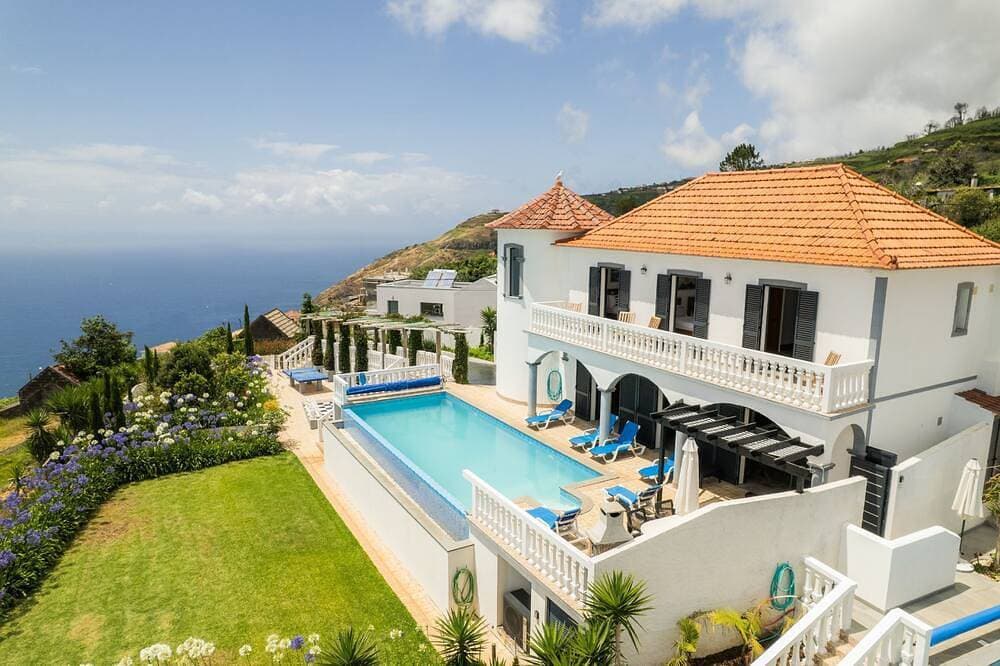 Blue Sea Tower, Luxury Villa, Private Heated Pool and Gardens. Superb Ocean view 1
