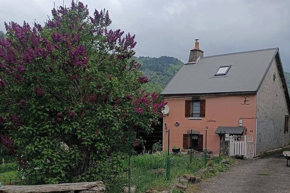 Gite de la Couze authentic Auvergne house ideal for nature lovers 1