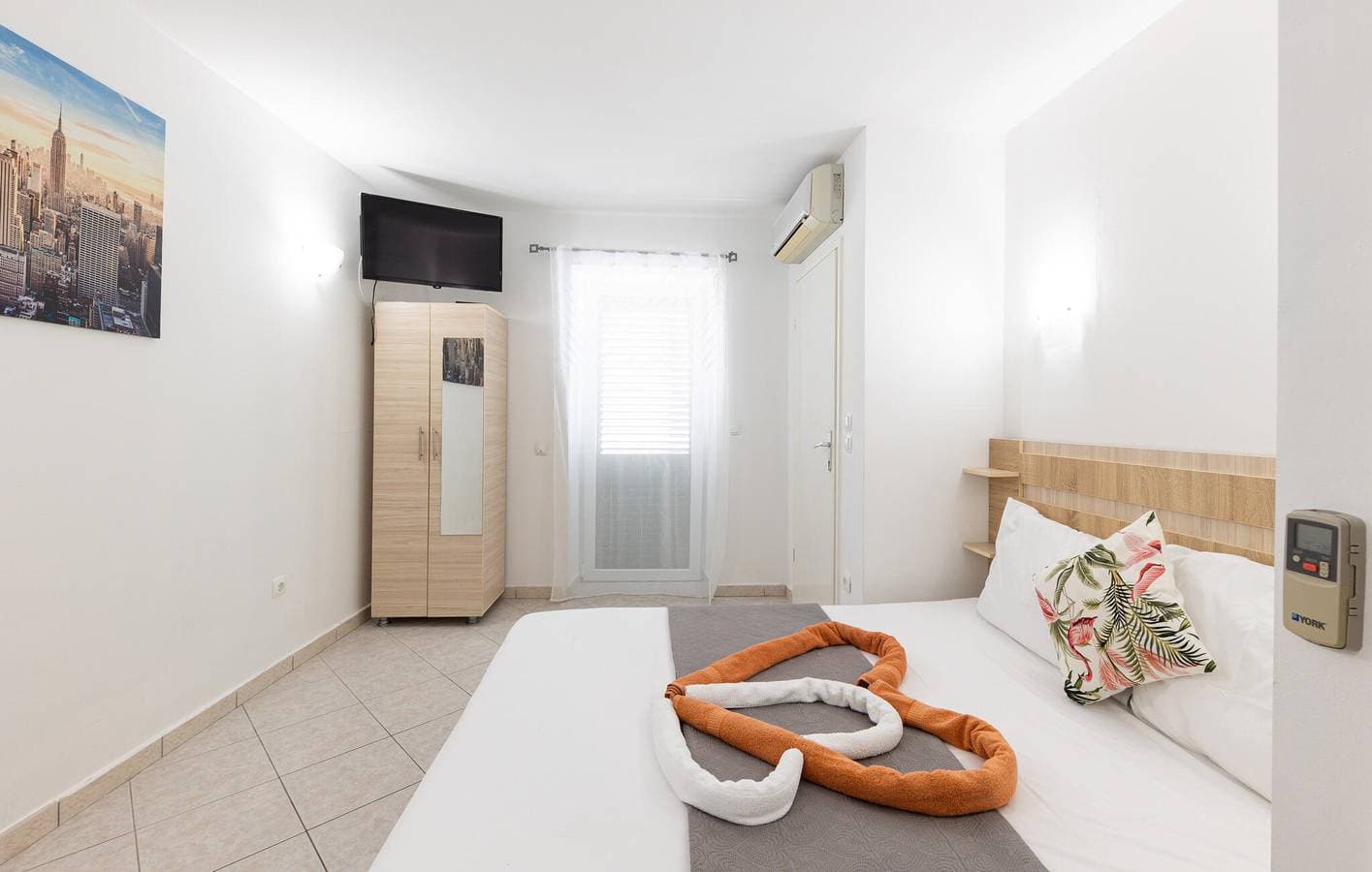 Foto 4 von 15: Gemütliche Ferienwohnung mit Meerblick, Terrasse, Parkplatz und Küche – 200 m vom Strand entfernt