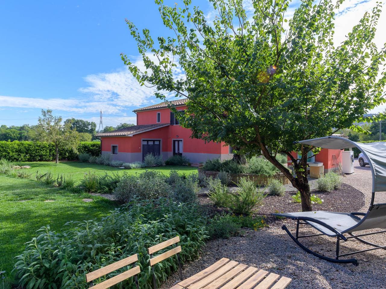 Foto 4 von 42: Red House